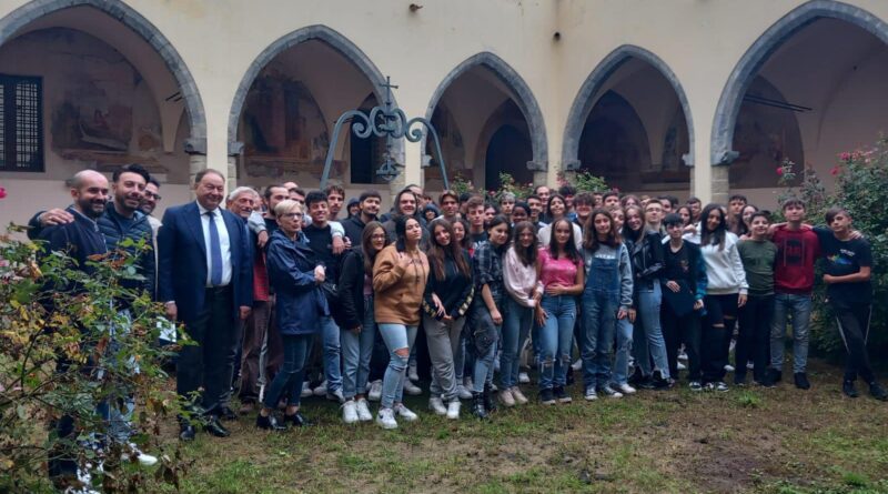 SESSA A. – Scongiurata la soppressione della classe seconda, Oliviero in visita al Liceo Musicale