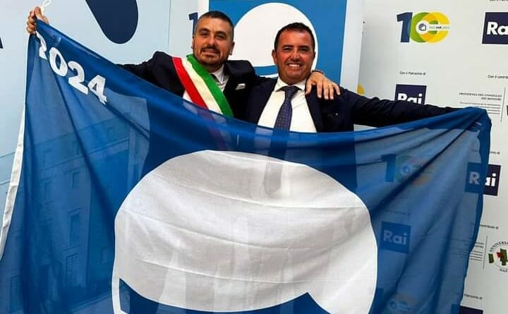 CELLOLE – Il mare di Baia Domizia conquista il prestigioso riconoscimento di ‘Bandiera Blu’