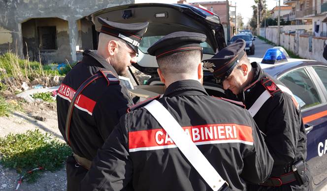 CRONACA DAL LITORALE – Sorpreso in auto con cocaina e crack, pusher arrestato dai carabinieri